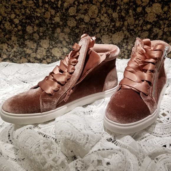 Mossimo sneakers - Picture 3 of 5
